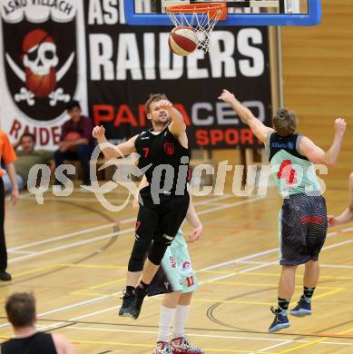 Basketball 2. Bundesliga. Playoff  SF2.  Villach Raiders gegen Mistelbach Mustangs. Timi Huber (Villach), Laurenz Heindl (Mistelbach). Villach, am 29.4.2017.
Foto: Kuess
---
pressefotos, pressefotografie, kuess, qs, qspictures, sport, bild, bilder, bilddatenbank