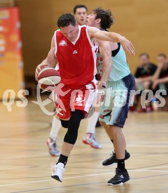 Basketball 2. Bundesliga. Playoff.  Villach Raiders gegen St. Poelten Dragons.  Simon Finzgar (Villach), Martin Speiser (St. Poelten). Villach, am 21.5.2017.
Foto: Kuess
---
pressefotos, pressefotografie, kuess, qs, qspictures, sport, bild, bilder, bilddatenbank