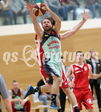 Basketball 2. Bundesliga. Playoff.  Villach Raiders gegen St. Poelten Dragons.  Timi Huber (Villach), Denis Soldo (St. Poelten). Villach, am 21.5.2017.
Foto: Kuess
---
pressefotos, pressefotografie, kuess, qs, qspictures, sport, bild, bilder, bilddatenbank