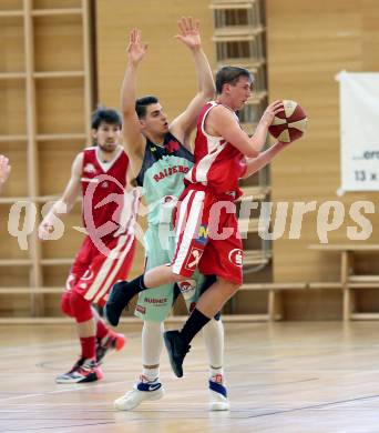 Basketball 2. Bundesliga. Playoff.  Villach Raiders gegen St. Poelten Dragons.  Luka Gvozden (Villach), Roman Jagsch (St. Poelten). Villach, am 21.5.2017.
Foto: Kuess
---
pressefotos, pressefotografie, kuess, qs, qspictures, sport, bild, bilder, bilddatenbank