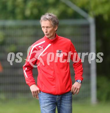 Fussball. Unterliga Ost. KAC 1909 gegen Sirnitz. Trainer Wolfgang Andreas Eberhard (KAC). Klagenfurt, 6.5.2017.
Foto: Kuess
---
pressefotos, pressefotografie, kuess, qs, qspictures, sport, bild, bilder, bilddatenbank