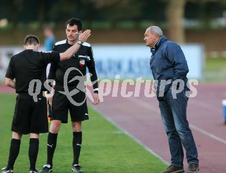 Fussball. Kaerntner Liga. WAC Amateure gegen Lendorf. Trainer Alois Morgenstern (Lendorf), Schiedsrichter Marco Schlacher, Stefan Grau.  Wolfsberg, 5.5.2017.
Foto: Kuess
---
pressefotos, pressefotografie, kuess, qs, qspictures, sport, bild, bilder, bilddatenbank