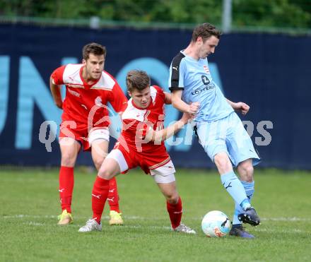 Fussball. Unterliga Ost. KAC 1909 gegen Sirnitz. Florian Richard Peterl (KAC),  Gregor Gwenger (Sirnitz). Klagenfurt, 6.5.2017.
Foto: Kuess
---
pressefotos, pressefotografie, kuess, qs, qspictures, sport, bild, bilder, bilddatenbank