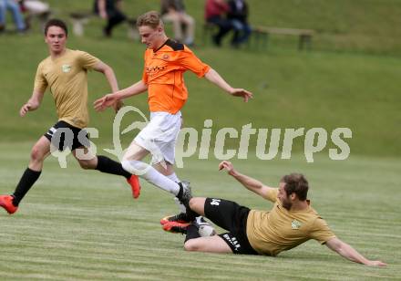 Fussball Kaerntner Liga. Koettmannsdorf gegen Spittal. Christian Schimmel,  (Koettmannsdorf), Florian Mueller (Spittal). Koettmannsdorf, am 24.5.2017.
Foto: Kuess
---
pressefotos, pressefotografie, kuess, qs, qspictures, sport, bild, bilder, bilddatenbank