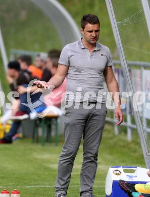 Fussball Kaerntner Liga. Koettmannsdorf gegen Spittal. Trainer Rudolf Schoenherr (Spittal). Koettmannsdorf, am 24.5.2017.
Foto: Kuess
---
pressefotos, pressefotografie, kuess, qs, qspictures, sport, bild, bilder, bilddatenbank
