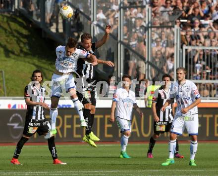 Fussball Bundesliga. RZ Pellets WAC gegen  SK Puntigamer Sturm Graz.  Daniel Offenbacher,  (WAC), Stefan Hierlaender (Graz). Wolfsberg, am 28.5.2017.
Foto: Kuess

---
pressefotos, pressefotografie, kuess, qs, qspictures, sport, bild, bilder, bilddatenbank