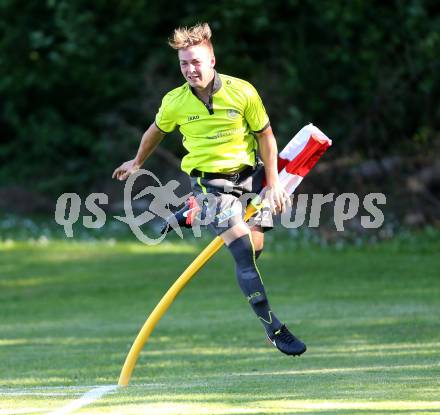 Fussball Kaerntner Liga. ATUS Ferlach gegen Lind. Torjubel Alexander Hackl (Lind). Ferlach, am 27.5.2017.
Foto: Kuess
---
pressefotos, pressefotografie, kuess, qs, qspictures, sport, bild, bilder, bilddatenbank