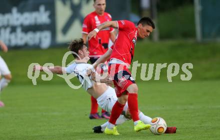 Fussball. Kaerntner Liga. WAC Amateure gegen SAK. Moritz Leitner (WAC), Tadej Zagar Knez  (SAK). St. Andrae, 26.5.2017. 
Foto: Kuess
---
pressefotos, pressefotografie, kuess, qs, qspictures, sport, bild, bilder, bilddatenbank