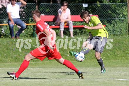 Fussball Kaerntner Liga. ATUS Ferlach gegen Lind. Dejan Kern,  (Ferlach),  Michael Unterguggenberger (Lind). Ferlach, am 27.5.2017.
Foto: Kuess
---
pressefotos, pressefotografie, kuess, qs, qspictures, sport, bild, bilder, bilddatenbank