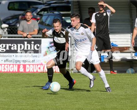 Fussball. Kaerntner Liga. Bleiburg gegen Spittal.  Adnan Besic (Bleiburg),   Mario Dadic (Spittal). Bleiburg, 13.5.2017.
Foto: Kuess
---
pressefotos, pressefotografie, kuess, qs, qspictures, sport, bild, bilder, bilddatenbank