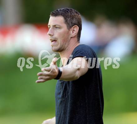 Fussball Kaerntner Liga. ATUS Ferlach gegen Lind. Trainer Mario Verdel (Ferlach). Ferlach, am 27.5.2017.
Foto: Kuess
---
pressefotos, pressefotografie, kuess, qs, qspictures, sport, bild, bilder, bilddatenbank