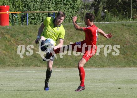 Fussball Kaerntner Liga. ATUS Ferlach gegen Lind. Petar Maric,  (Ferlach),  Peter Rainer (Lind). Ferlach, am 27.5.2017.
Foto: Kuess
---
pressefotos, pressefotografie, kuess, qs, qspictures, sport, bild, bilder, bilddatenbank