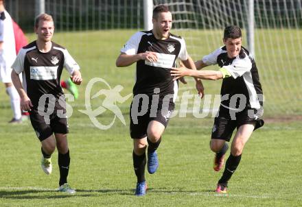 Fussball. Kaerntner Liga. Bleiburg gegen Spittal.  Torjubel Adnan Besic, Christopher Knauder (Bleiburg). Bleiburg, 13.5.2017.
Foto: Kuess
---
pressefotos, pressefotografie, kuess, qs, qspictures, sport, bild, bilder, bilddatenbank