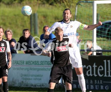 Fussball. Kaerntner Liga. Bleiburg gegen Spittal.  Rene Partl (Bleiburg),  Daniel Trupp (Spittal). Bleiburg, 13.5.2017.
Foto: Kuess
---
pressefotos, pressefotografie, kuess, qs, qspictures, sport, bild, bilder, bilddatenbank