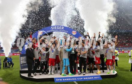 Fussball OEFB Samsung Cupfinale. SK Rapid Wien gegen FC Red Bull Salzburg. Jubel Salzburg. Klagenfurt Woertherseestadion, am 1.6.2017.
Foto: Kuess

---
pressefotos, pressefotografie, kuess, qs, qspictures, sport, bild, bilder, bilddatenbank