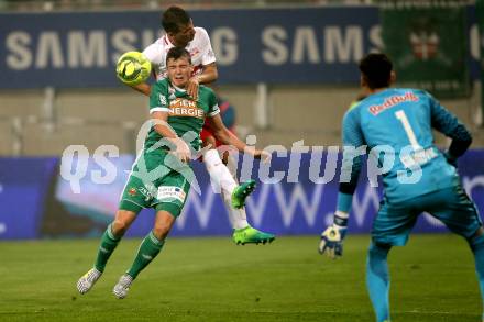 Fussball OEFB Samsung Cupfinale. SK Rapid Wien gegen FC Red Bull Salzburg. Tamas Szanto,  (Wien), Stefan Lainer (Salzburg). Klagenfurt Woertherseestadion, am 1.6.2017.
Foto: Kuess

---
pressefotos, pressefotografie, kuess, qs, qspictures, sport, bild, bilder, bilddatenbank