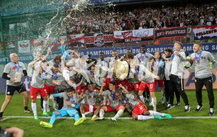 Fussball OEFB Samsung Cupfinale. SK Rapid Wien gegen FC Red Bull Salzburg. Jubel Salzburg. Klagenfurt Woertherseestadion, am 1.6.2017.
Foto: Kuess

---
pressefotos, pressefotografie, kuess, qs, qspictures, sport, bild, bilder, bilddatenbank