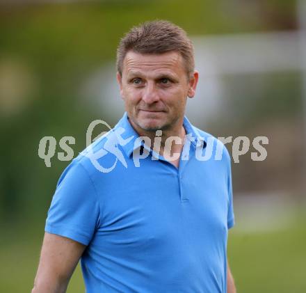 Fussball Kaerntner Liga. Eberstein gegen Gmuend.  Trainer Erich Rudolf Knaller  (Gmeund). Gmuend, am 3.6.2017.
Foto: Kuess
---
pressefotos, pressefotografie, kuess, qs, qspictures, sport, bild, bilder, bilddatenbank