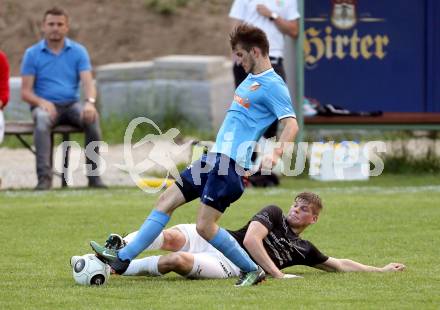 Fussball Kaerntner Liga. Eberstein gegen Gmuend. Thomas Rabitsch,  (Eberstein), Domenik Steiner (Gmeund). Gmuend, am 3.6.2017.
Foto: Kuess
---
pressefotos, pressefotografie, kuess, qs, qspictures, sport, bild, bilder, bilddatenbank