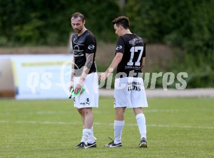 Fussball Kaerntner Liga. Eberstein gegen Gmuend. Philipp Platzer, Sandro Unterkofler (Gmeund). Gmuend, am 3.6.2017.
Foto: Kuess
---
pressefotos, pressefotografie, kuess, qs, qspictures, sport, bild, bilder, bilddatenbank