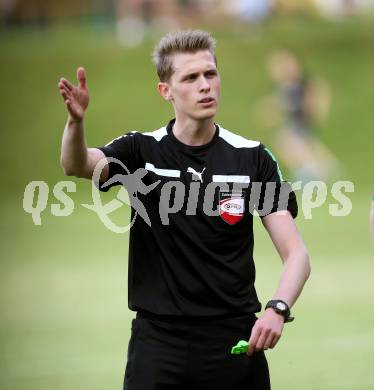 Fussball Kaertner Liga. ATUS Ferlach gegen Bleiburg. Schiedsrichter Thomas Froehlacher. Ferlach, am 9.6.2017.
Foto: Kuess
---
pressefotos, pressefotografie, kuess, qs, qspictures, sport, bild, bilder, bilddatenbank