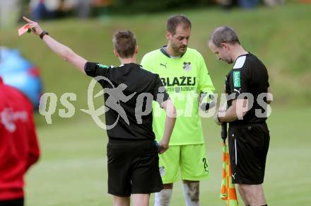 Fussball Kaertner Liga. ATUS Ferlach gegen Bleiburg. rote Karte fuer Darjan Curanovic  (Bleiburg). Ferlach, am 9.6.2017.
Foto: Kuess
---
pressefotos, pressefotografie, kuess, qs, qspictures, sport, bild, bilder, bilddatenbank