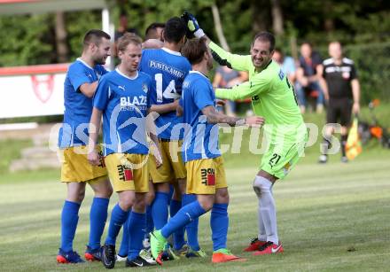 Fussball Kaertner Liga. ATUS Ferlach gegen Bleiburg.  Torjubel Dejan Verdel, Christopher Knauder, Martin Wakonig, Darjan Curanovic (Bleiburg). Ferlach, am 9.6.2017.
Foto: Kuess
---
pressefotos, pressefotografie, kuess, qs, qspictures, sport, bild, bilder, bilddatenbank