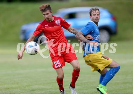 Fussball Kaertner Liga. ATUS Ferlach gegen Bleiburg. Daniel Jobst,  (Ferlach),  Martin Wakonig (Bleiburg). Ferlach, am 9.6.2017.
Foto: Kuess
---
pressefotos, pressefotografie, kuess, qs, qspictures, sport, bild, bilder, bilddatenbank