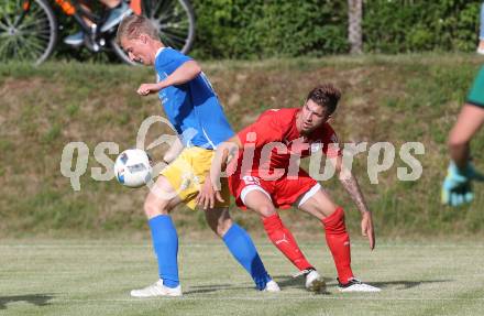 Fussball Kaertner Liga. ATUS Ferlach gegen Bleiburg. Daniel Jobst, (Ferlach),  Rene Partl  (Bleiburg). Ferlach, am 9.6.2017.
Foto: Kuess
---
pressefotos, pressefotografie, kuess, qs, qspictures, sport, bild, bilder, bilddatenbank