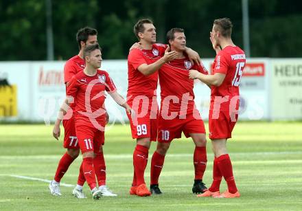 Fussball Kaertner Liga. ATUS Ferlach gegen Bleiburg. Torjubel Saverio Amoroso (Ferlach). Ferlach, am 9.6.2017.
Foto: Kuess
---
pressefotos, pressefotografie, kuess, qs, qspictures, sport, bild, bilder, bilddatenbank