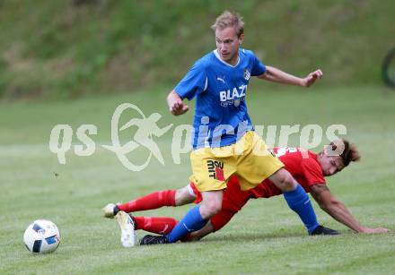 Fussball Kaertner Liga. ATUS Ferlach gegen Bleiburg. Daniel Jobst, (Ferlach),  Stefan Klatzer  (Bleiburg). Ferlach, am 9.6.2017.
Foto: Kuess
---
pressefotos, pressefotografie, kuess, qs, qspictures, sport, bild, bilder, bilddatenbank