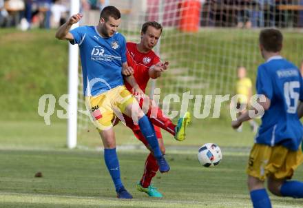 Fussball Kaertner Liga. ATUS Ferlach gegen Bleiburg. Alexander Krainer, (Ferlach), Adnan Besic  (Bleiburg). Ferlach, am 9.6.2017.
Foto: Kuess
---
pressefotos, pressefotografie, kuess, qs, qspictures, sport, bild, bilder, bilddatenbank