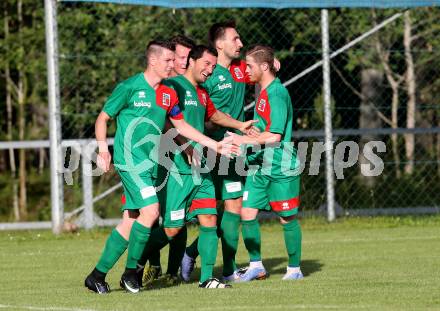 Fussball 1. Klasse C. Oberglan gegen Wietersdorf. Torjubel (Wietersdorf). Oberglan, am 10.6.2017.
Foto: Kuess
---
pressefotos, pressefotografie, kuess, qs, qspictures, sport, bild, bilder, bilddatenbank