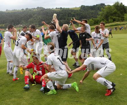 Fussball Kaerntner Liga. Koettmannsdorf gegen WAC Amateure. Meisterjubel WAC. Koettmannsdorf, am 4.6.2017.
Foto: Kuess
---
pressefotos, pressefotografie, kuess, qs, qspictures, sport, bild, bilder, bilddatenbank