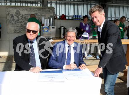 Rudern. Unterzeichnung Vereinbarung zwischen Ruderleistungszentrum und Olympiazentrum. Kurt. Peterle, Landeshauptmann Peter Kaiser, Arno Arthofer. Voelkermarkt, am 2.4.2017.
Foto: Kuess
---
pressefotos, pressefotografie, kuess, qs, qspictures, sport, bild, bilder, bilddatenbank