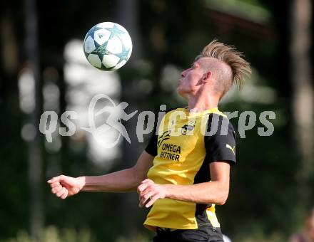 Fussball 1. Klasse C. Oberglan gegen Wietersdorf. Philipp Georg Fischer (Oberglan). Oberglan, am 10.6.2017.
Foto: Kuess
---
pressefotos, pressefotografie, kuess, qs, qspictures, sport, bild, bilder, bilddatenbank