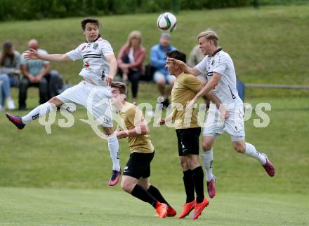 Fussball Kaerntner Liga. Koettmannsdorf gegen WAC Amateure. Philipp Gatti(Koettmannsdorf), Fabio Putzl, Marco Michael Scharf (WAC). Koettmannsdorf, am 4.6.2017.
Foto: Kuess
---
pressefotos, pressefotografie, kuess, qs, qspictures, sport, bild, bilder, bilddatenbank