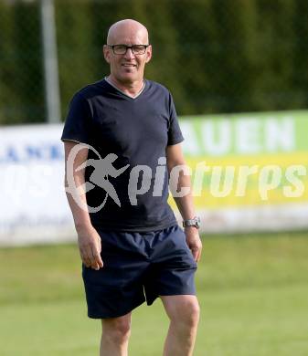 Fussball 1. Klasse C. Oberglan gegen Wietersdorf. Trainer Christian Par (Wietersdorf). Oberglan, am 10.6.2017.
Foto: Kuess
---
pressefotos, pressefotografie, kuess, qs, qspictures, sport, bild, bilder, bilddatenbank