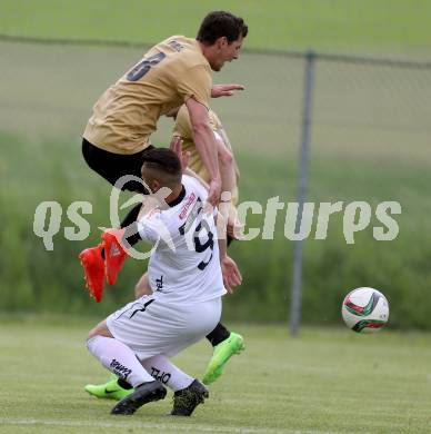 Fussball Kaerntner Liga. Koettmannsdorf gegen WAC Amateure. Christoph Pibal,  (Koettmannsdorf), Daniel Camber (WAC). Koettmannsdorf, am 4.6.2017.
Foto: Kuess
---
pressefotos, pressefotografie, kuess, qs, qspictures, sport, bild, bilder, bilddatenbank