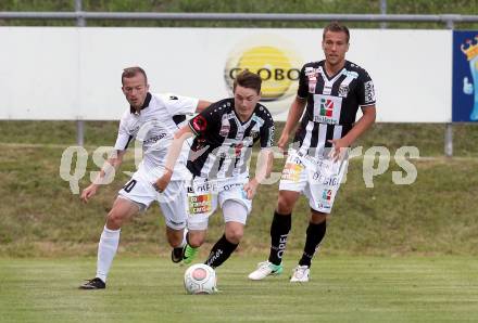 Fussball Bundesliga. Testspiel. RZ Pellets WAC gegen NK Triglav Kranj.  Florian Flecker, Mario Leitgeb (WAC). Ludmannsdorf, am 1.7.2017.
Foto: Kuess

---
pressefotos, pressefotografie, kuess, qs, qspictures, sport, bild, bilder, bilddatenbank