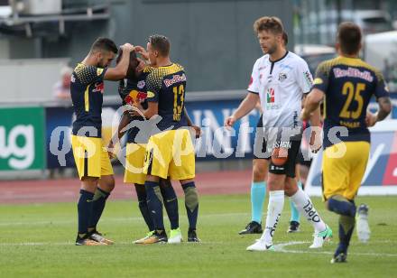 Fussball Tipico Bundesliga. RZ Pellets WAC gegen FC Red Bull Salzburg. Torjubel Salzburg. Wolfsberg, am  22.7.2017.
Foto: Kuess

---
pressefotos, pressefotografie, kuess, qs, qspictures, sport, bild, bilder, bilddatenbank