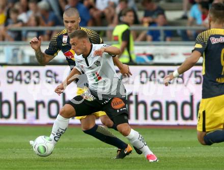 Fussball Tipico Bundesliga. RZ Pellets WAC gegen FC Red Bull Salzburg. Bernd Gschweidl,  (WAC), Duje Caleta Car (Salzburg). Wolfsberg, am  22.7.2017.
Foto: Kuess

---
pressefotos, pressefotografie, kuess, qs, qspictures, sport, bild, bilder, bilddatenbank