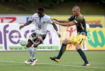 Fussball Tipico Bundesliga. RZ Pellets WAC gegen FC Red Bull Salzburg. Issiaka Ouedraogo,  (WAC), Duje Caleta Car (Salzburg). Wolfsberg, am  22.7.2017.
Foto: Kuess

---
pressefotos, pressefotografie, kuess, qs, qspictures, sport, bild, bilder, bilddatenbank