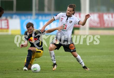 Fussball Tipico Bundesliga. RZ Pellets WAC gegen FC Red Bull Salzburg. Thomas Zuendel,  (WAC), Stefan Stangl (Salzburg). Wolfsberg, am  22.7.2017.
Foto: Kuess

---
pressefotos, pressefotografie, kuess, qs, qspictures, sport, bild, bilder, bilddatenbank