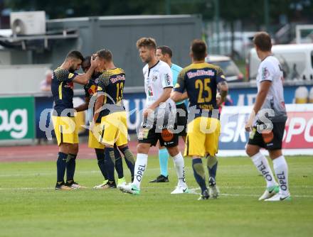 Fussball Tipico Bundesliga. RZ Pellets WAC gegen FC Red Bull Salzburg. Torjubel Salzburg. Wolfsberg, am  22.7.2017.
Foto: Kuess

---
pressefotos, pressefotografie, kuess, qs, qspictures, sport, bild, bilder, bilddatenbank