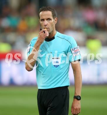 Fussball Tipico Bundesliga. RZ Pellets WAC gegen FC Red Bull Salzburg. Schiedsrichter Robert Schoergenhofer. Wolfsberg, am  22.7.2017.
Foto: Kuess

---
pressefotos, pressefotografie, kuess, qs, qspictures, sport, bild, bilder, bilddatenbank