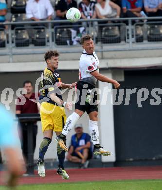 Fussball Tipico Bundesliga. RZ Pellets WAC gegen FC Red Bull Salzburg. Christopher Wernitznig, (WAC), Stefan Stangl (Salzburg). Wolfsberg, am  22.7.2017.
Foto: Kuess

---
pressefotos, pressefotografie, kuess, qs, qspictures, sport, bild, bilder, bilddatenbank
