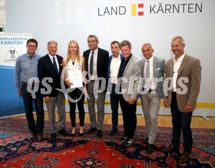Leichtathletik. Ehrung Medaillengewinner.  Werner Pullnig (Vizepraesident Kaerntner Leichtatletikverband), Landeshauptmann Peter Kaiser, Sarah Lagger, Georg Werthner, Franz Wilfan, Arno Arthofer, Albert Gitschthaler (Praesident Kaerntner Leichtathletikverband).  Klagenfurt, 26.7.2017.
Foto: Kuess
---
pressefotos, pressefotografie, kuess, qs, qspictures, sport, bild, bilder, bilddatenbank