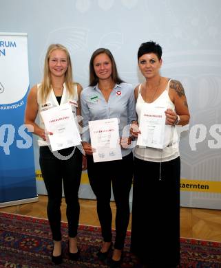 Eislaufen, Skating, Leichtathletik, Bogenschiessen. Ehrung Medaillengewinner.  Sarah Lagger, Vanessa Herzog, Mirjam Ressmann. Klagenfurt, 26.7.2017.
Foto: Kuess
---
pressefotos, pressefotografie, kuess, qs, qspictures, sport, bild, bilder, bilddatenbank