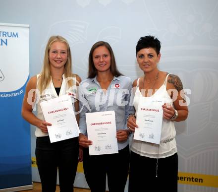 Eislaufen, Skating, Leichtathletik, Bogenschiessen. Ehrung Medaillengewinner.  Sarah Lagger, Vanessa Herzog, Mirjam Ressmann. Klagenfurt, 26.7.2017.
Foto: Kuess
---
pressefotos, pressefotografie, kuess, qs, qspictures, sport, bild, bilder, bilddatenbank